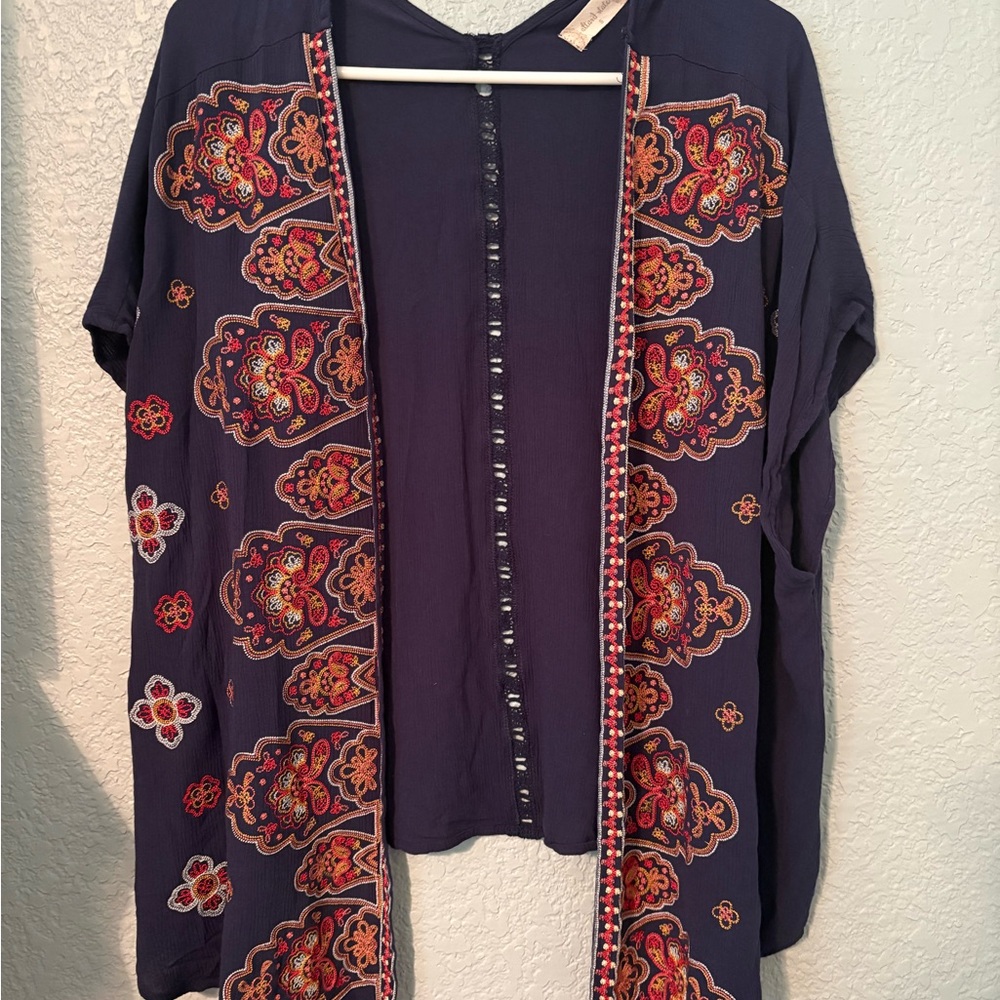 Altr’d State Embroidered Navy Open-Front Women’s Top Capped Sleeve